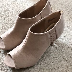 Heeled booties